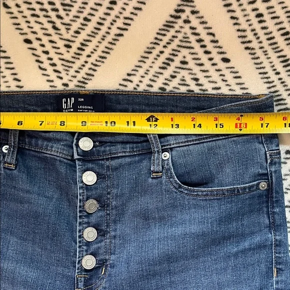 GAP High-Rise Button-Fly Jeans in Medium Blue Wash - Picture 5 of 8